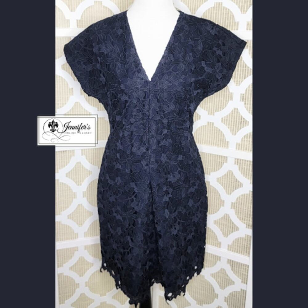 Banana Republic Women's Navy Blue Lace V-Neck Cap Sleeve Dress Size 6